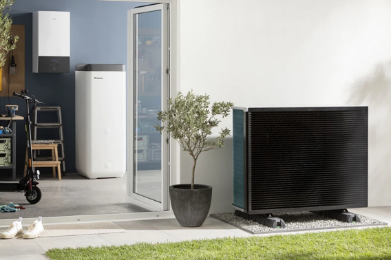 Mantenimiento de aerotermia realizada por una empresa instaladora habilitada